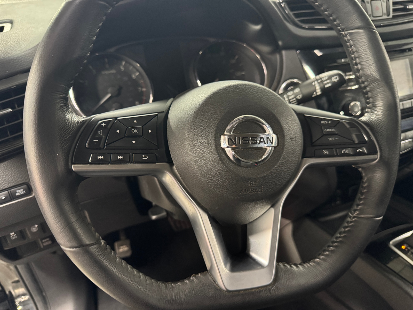 Thumbnail: 2017 Nissan Rogue - 5
