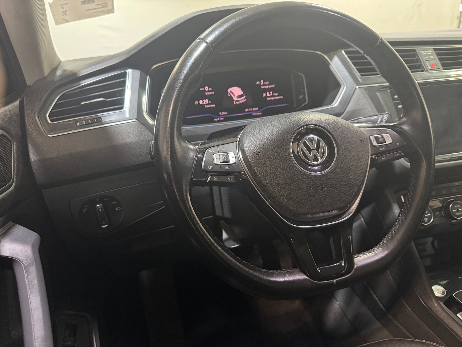 Thumbnail: 2019 Volkswagen Tiguan - 4