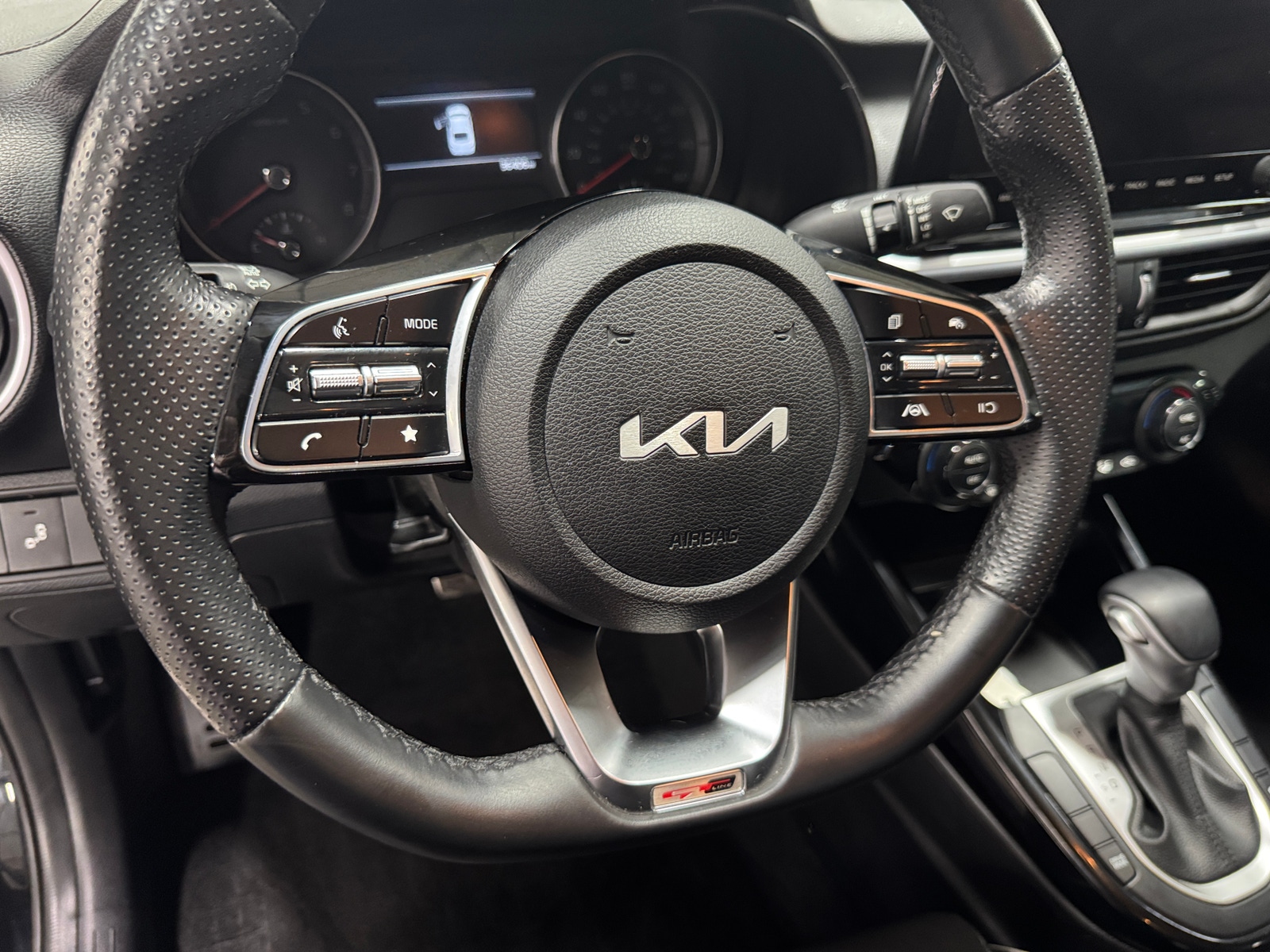 Thumbnail: 2023 Kia Forte - 4