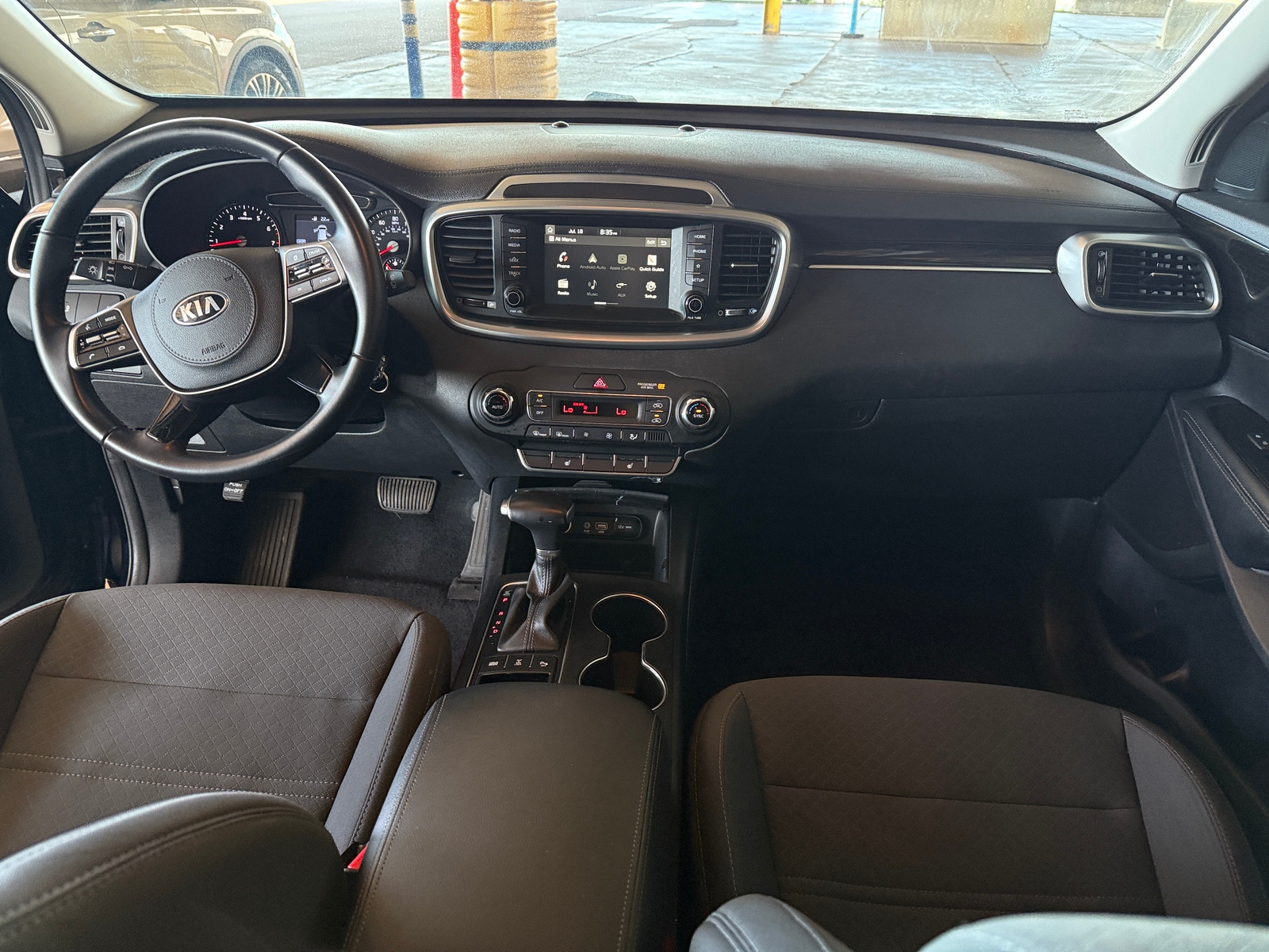 Thumbnail: 2020 Kia Sorento - 3