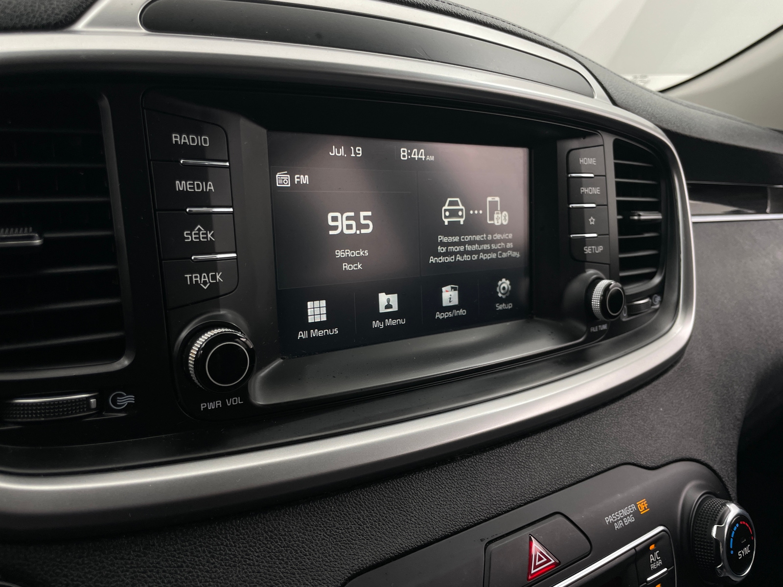 Thumbnail: 2020 Kia Sorento - 4