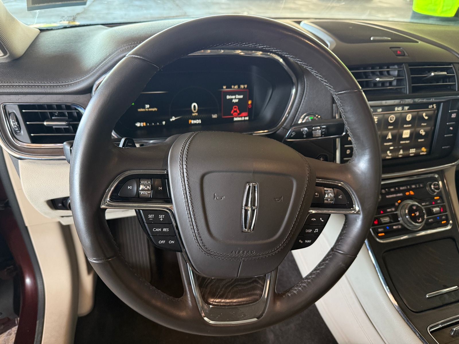 Thumbnail: 2018 Lincoln Continental - 4
