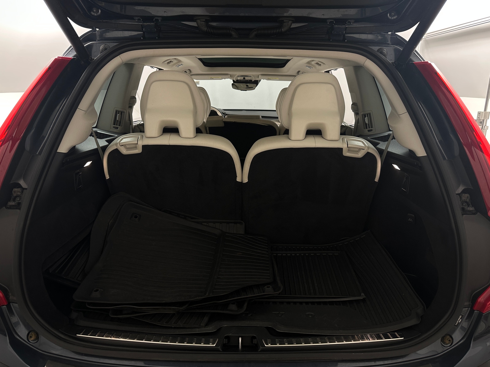Thumbnail: 2022 Volvo XC90 - 6