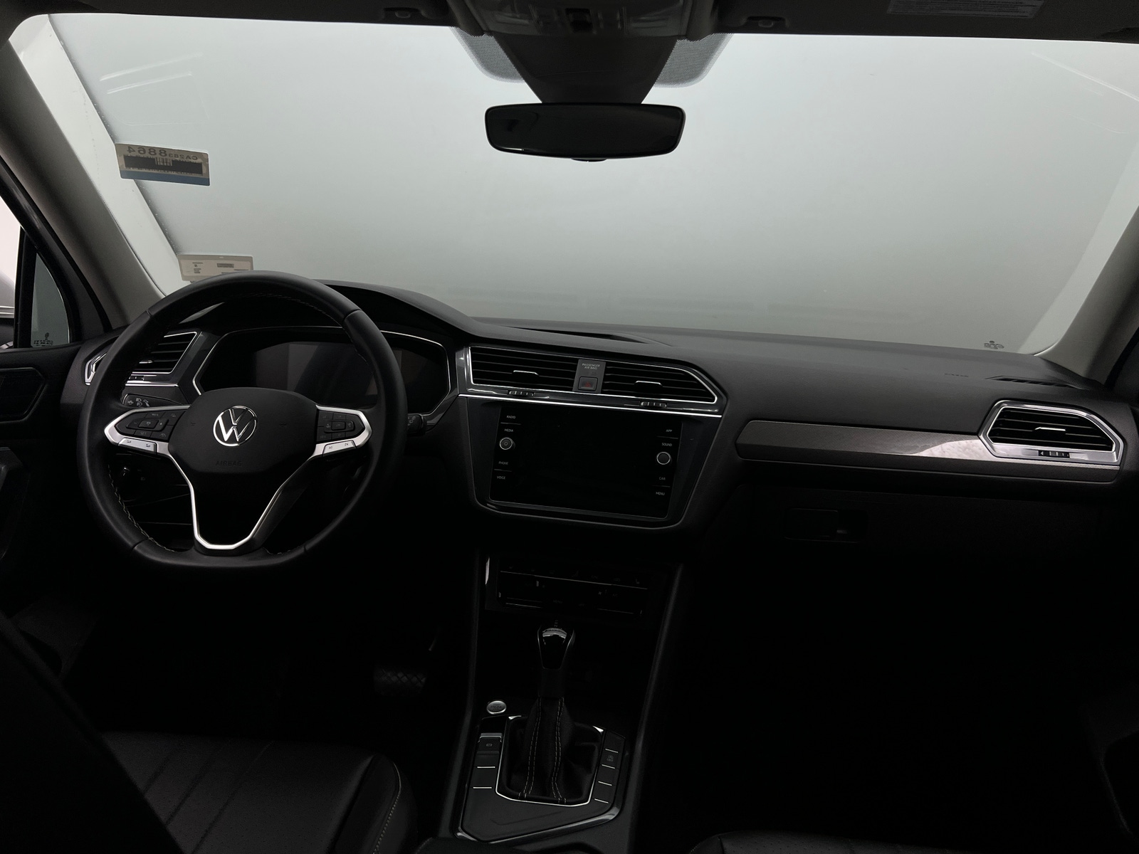 Thumbnail: 2023 Volkswagen Tiguan - 2