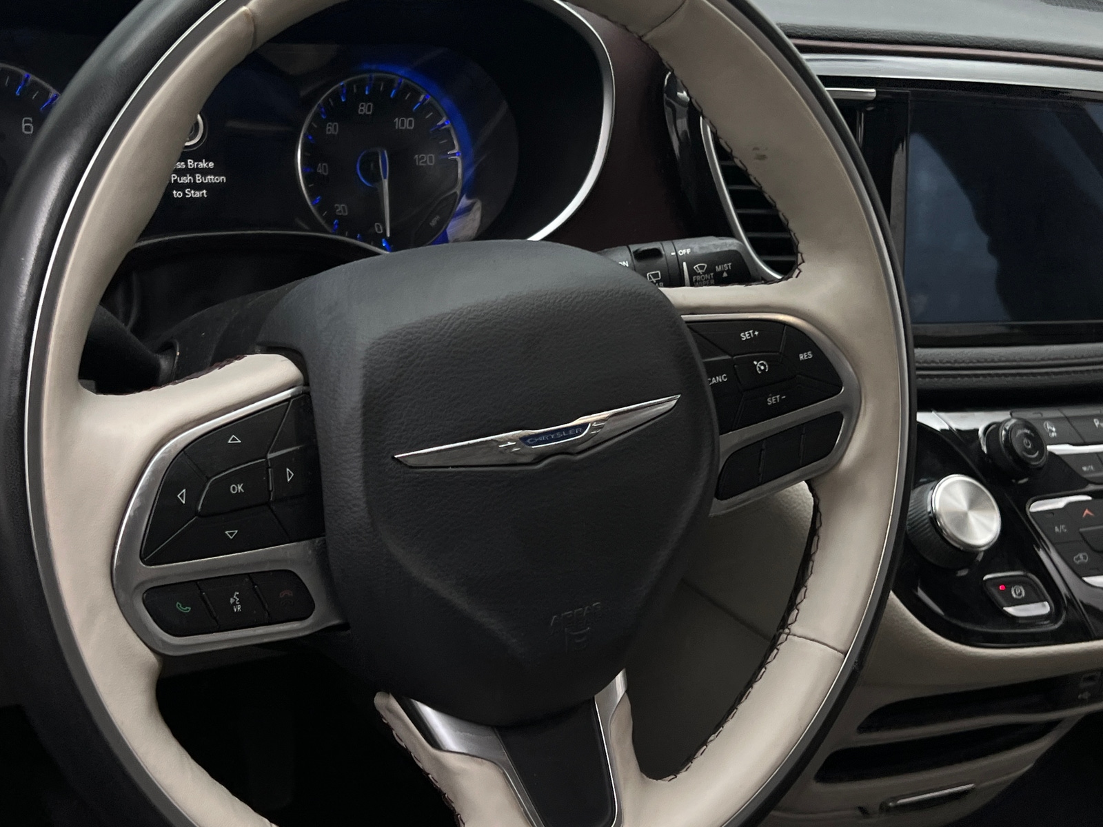 Thumbnail: 2020 Chrysler Pacifica - 4
