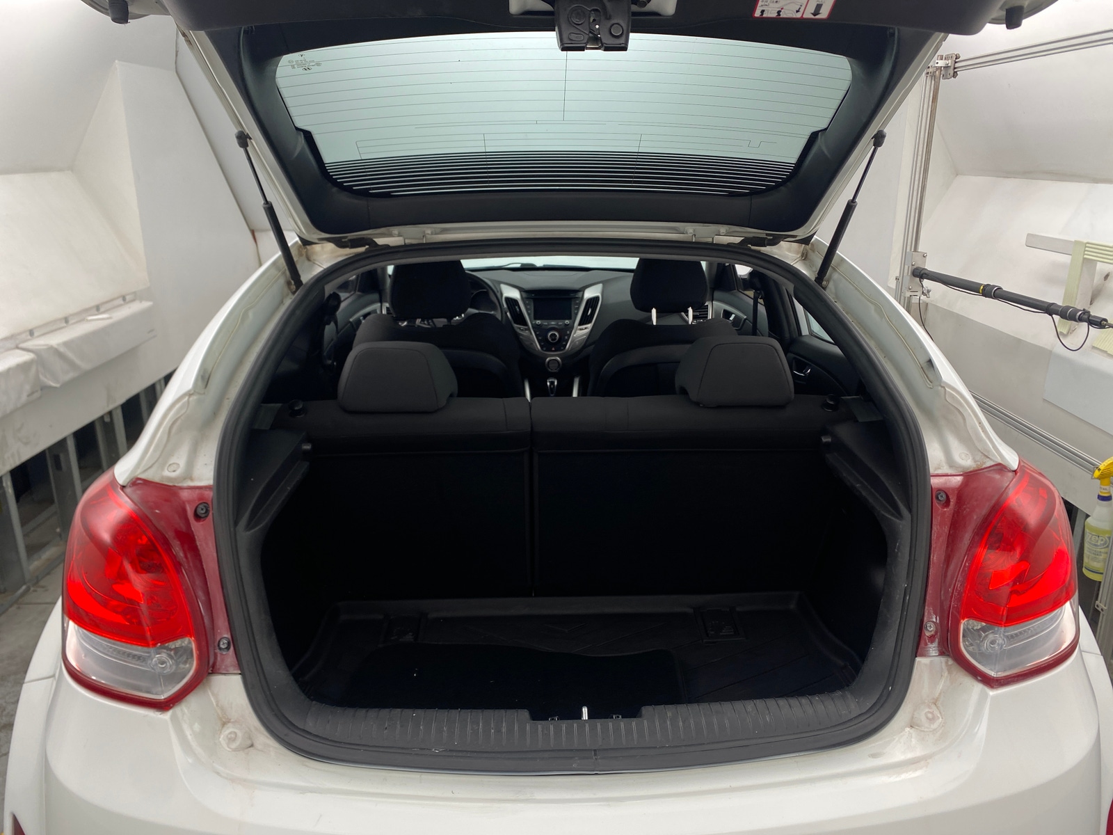 Thumbnail: 2016 Hyundai Veloster - 7