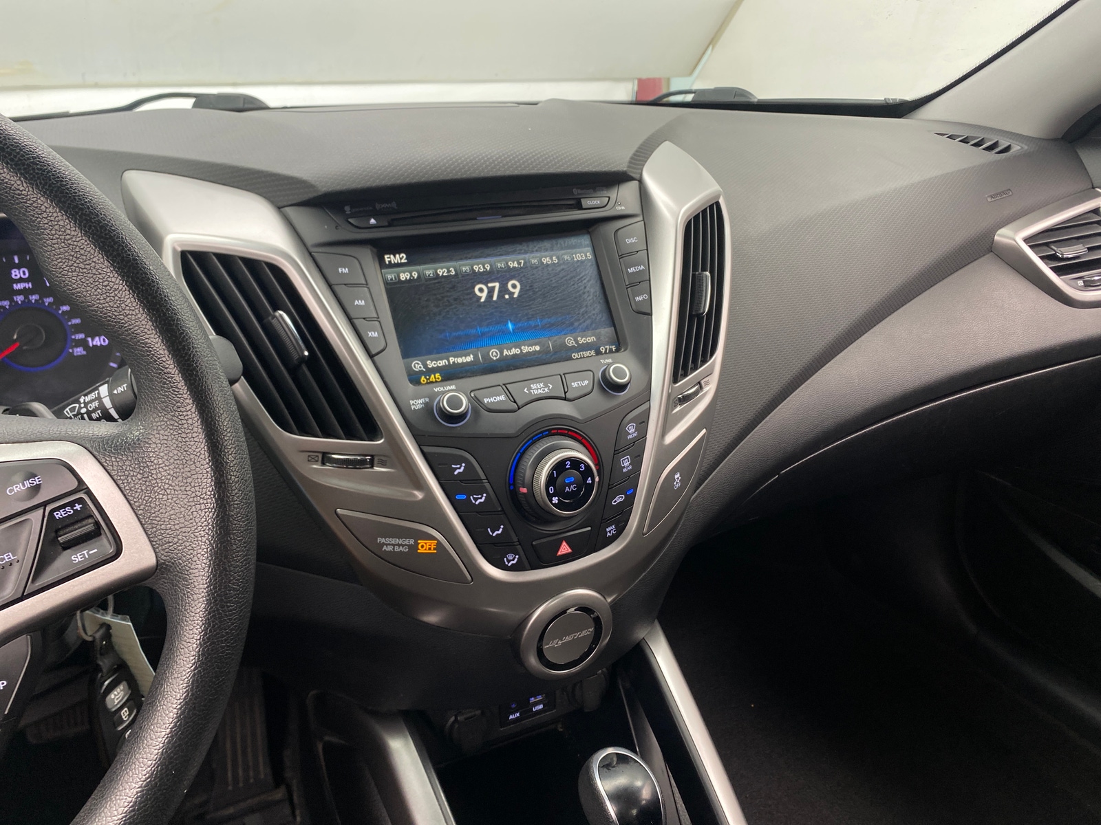 Thumbnail: 2016 Hyundai Veloster - 4