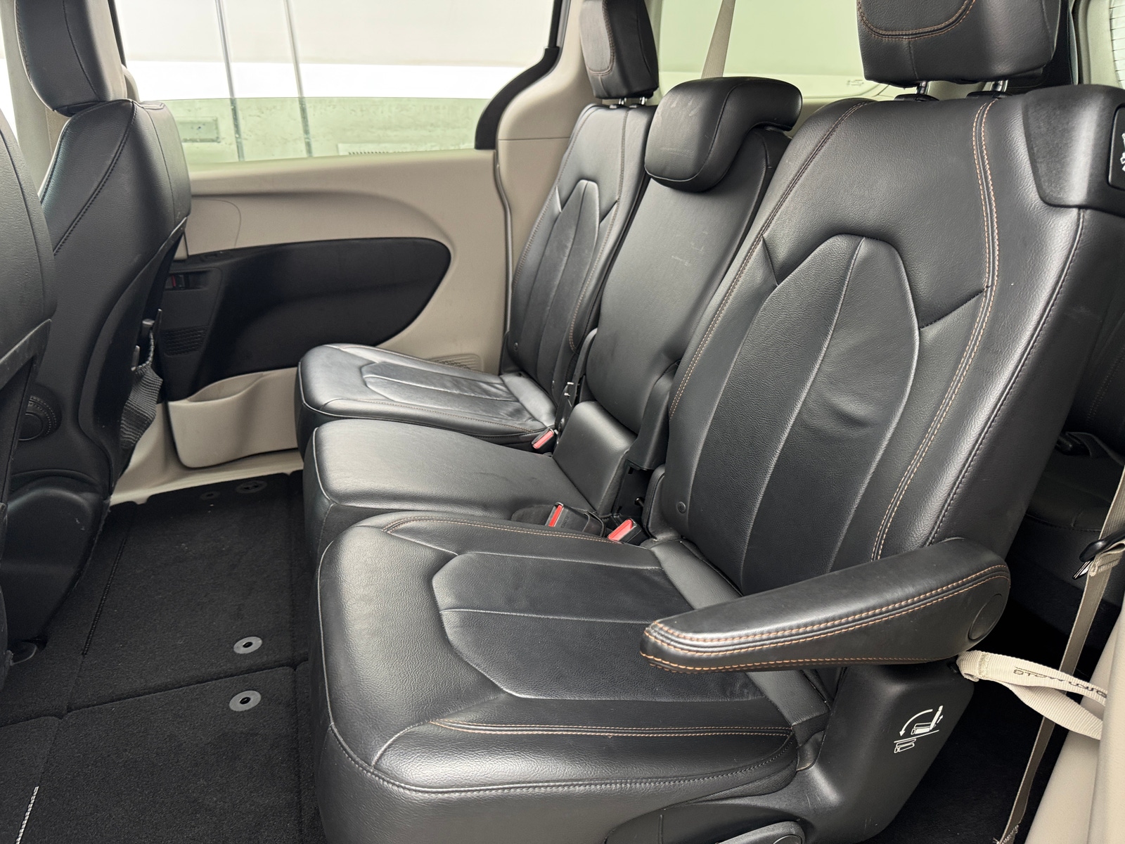 Thumbnail: 2017 Chrysler Pacifica - 5