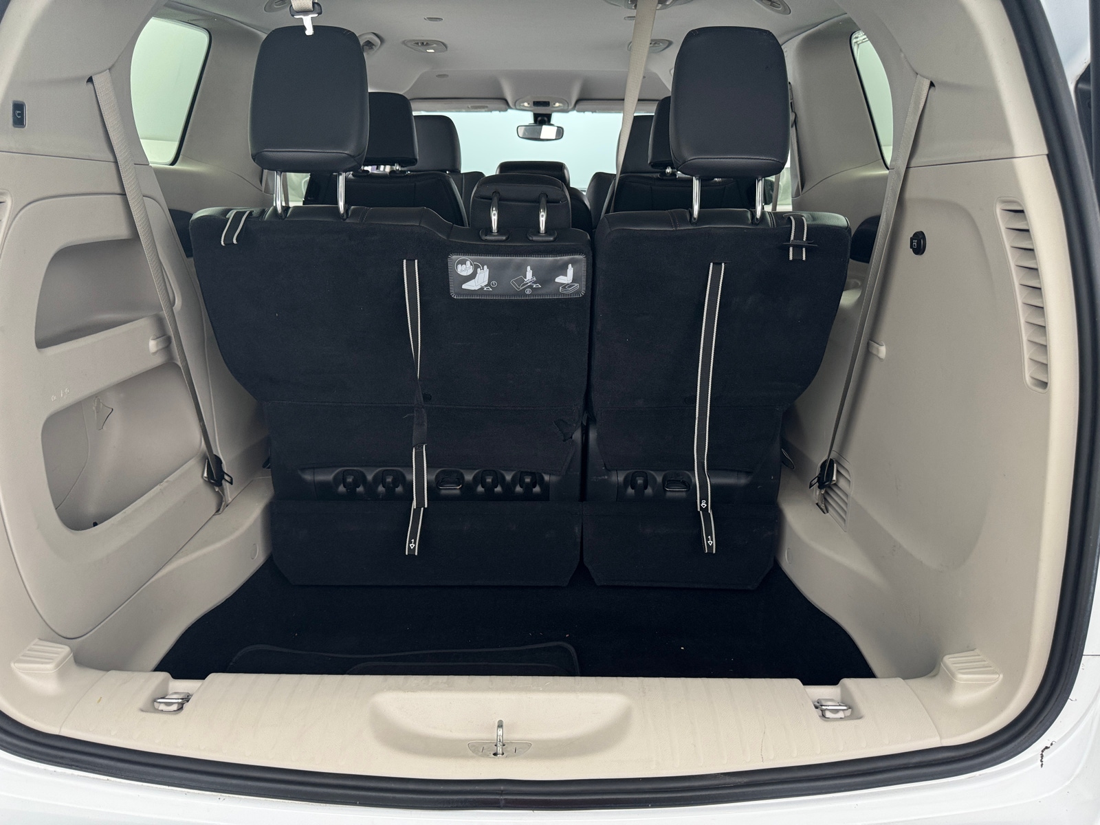 Thumbnail: 2017 Chrysler Pacifica - 6