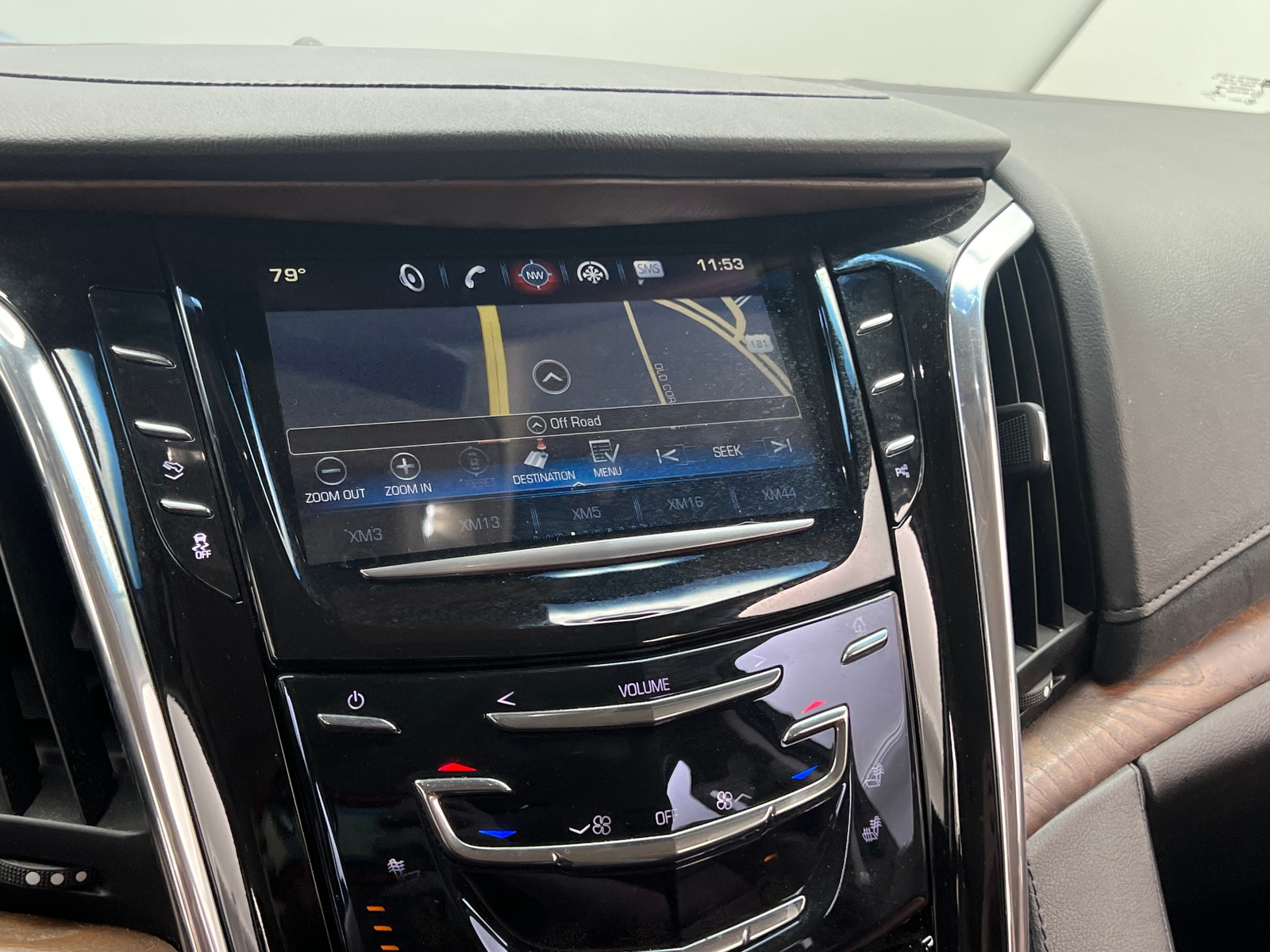 Thumbnail: 2018 Cadillac Escalade - 3