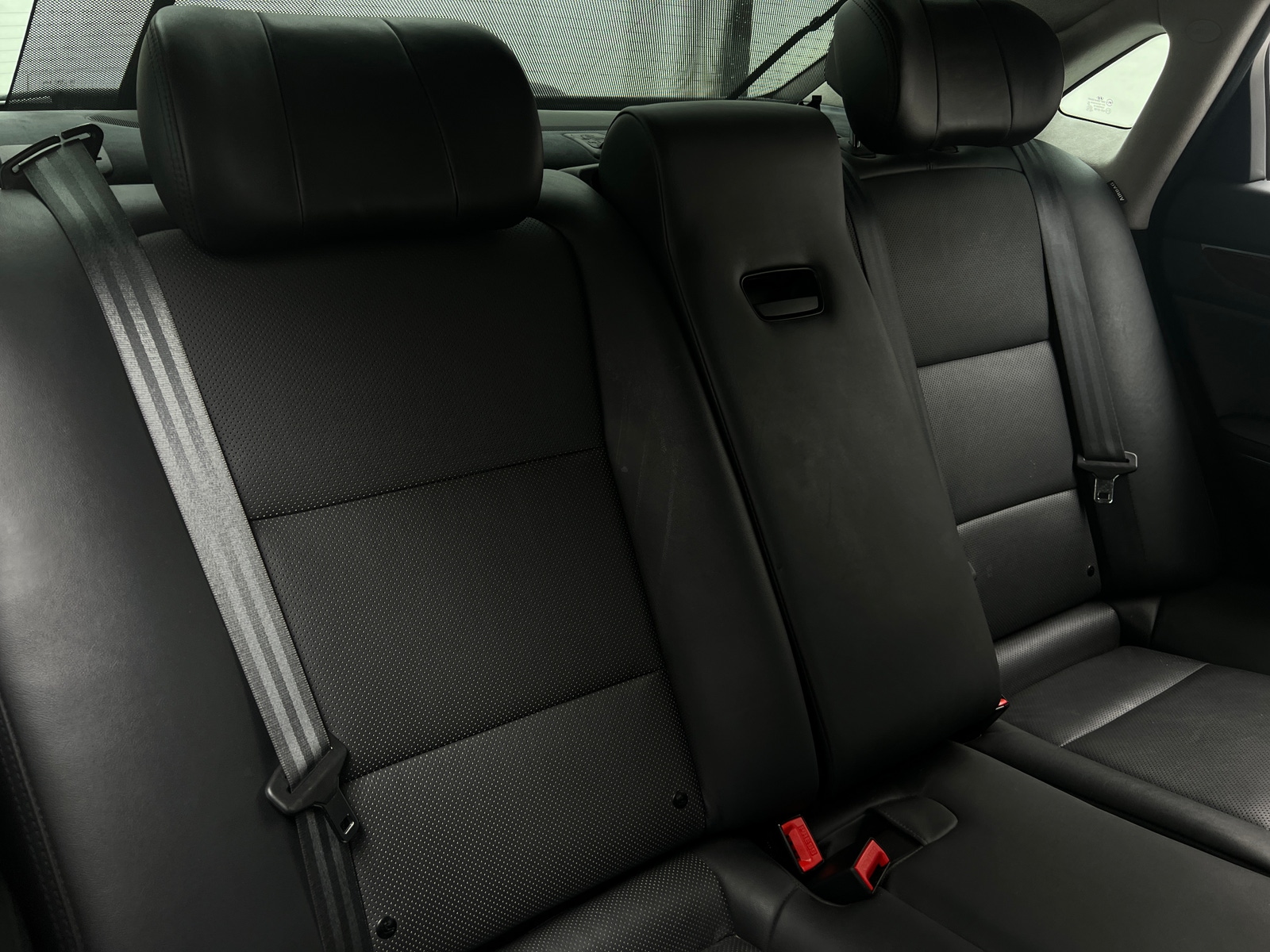 Thumbnail: 2016 Hyundai Equus - 5