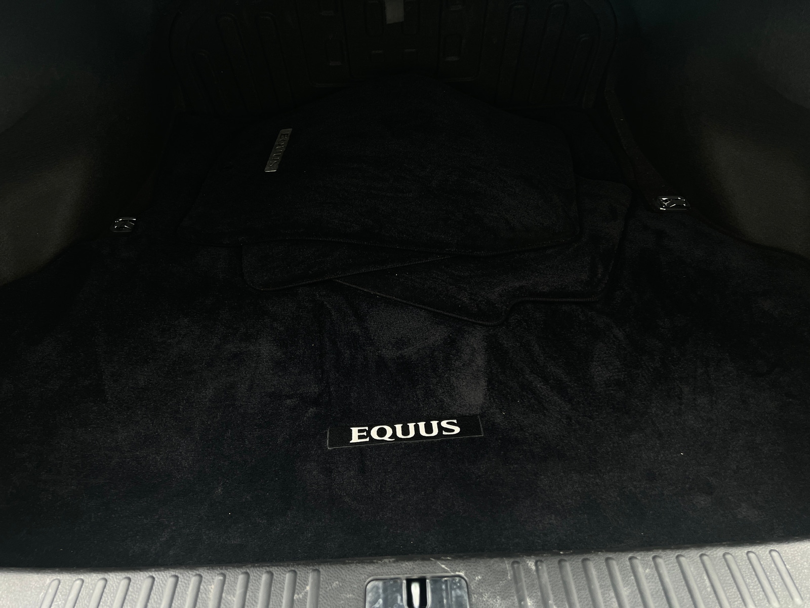 Thumbnail: 2016 Hyundai Equus - 6