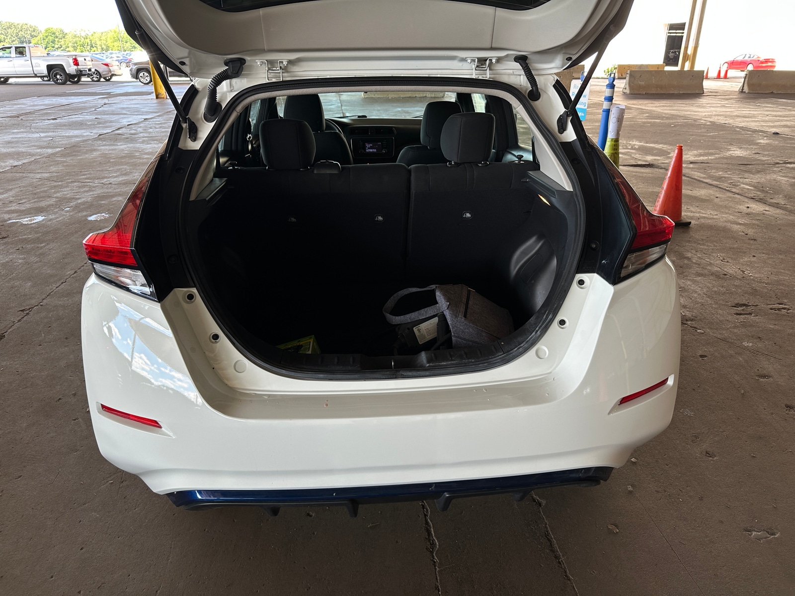 Thumbnail: 2018 Nissan Leaf - 7