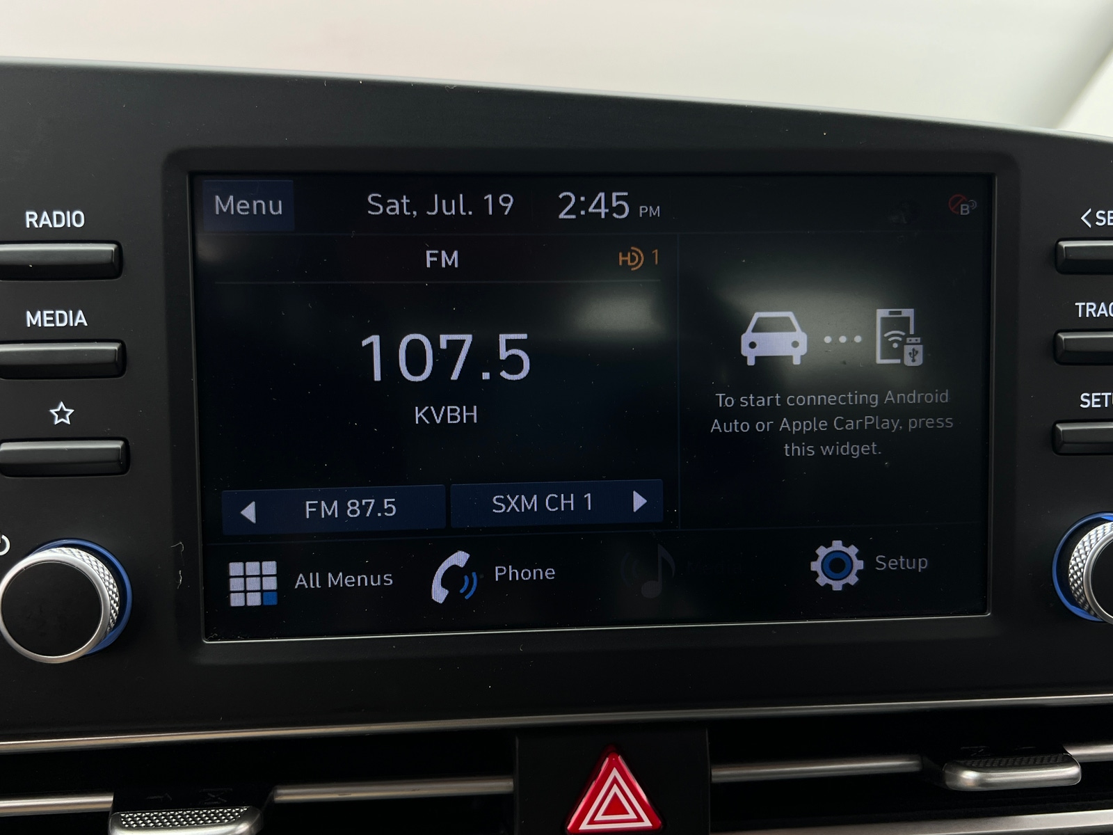 Thumbnail: 2023 Hyundai Elantra - 4