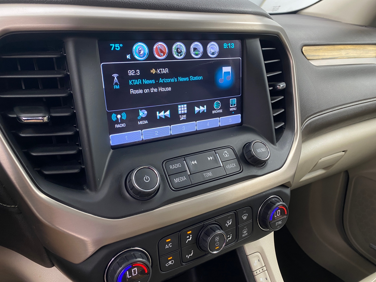 Thumbnail: 2019 GMC Acadia - 3