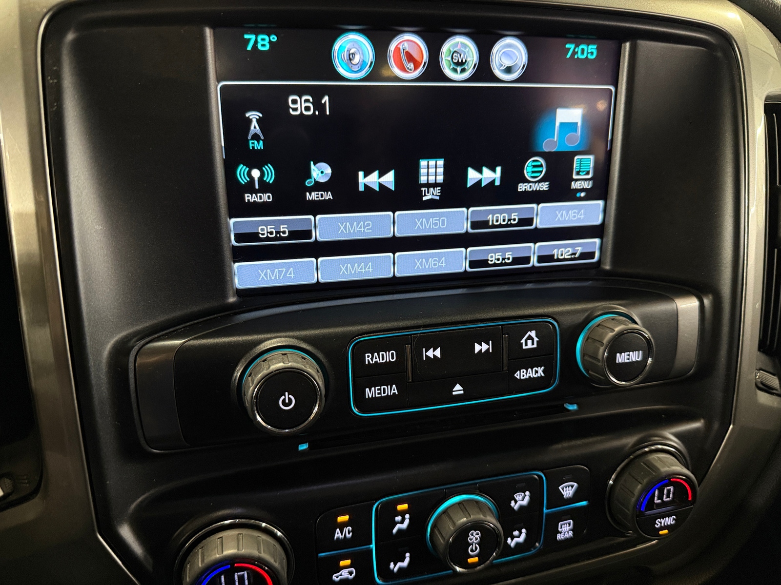 Thumbnail: 2018 Chevrolet Silverado 1500 - 4