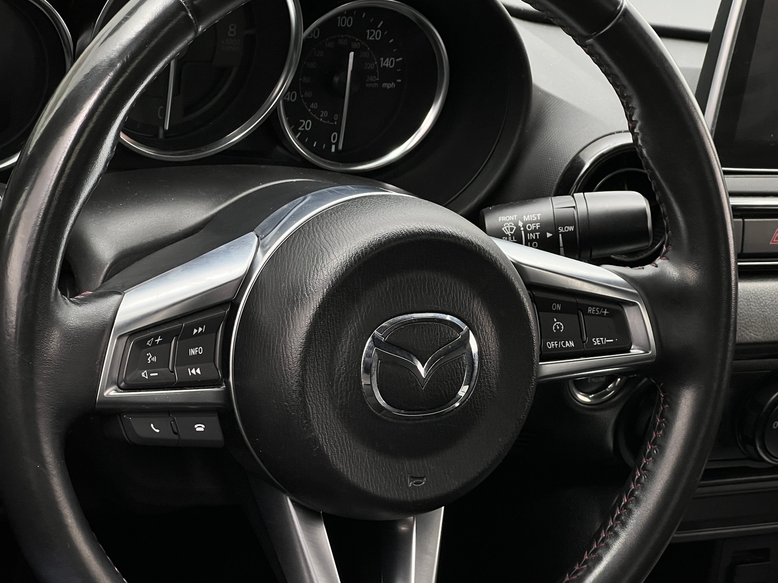 Thumbnail: 2017 Mazda MX-5 Miata - 5