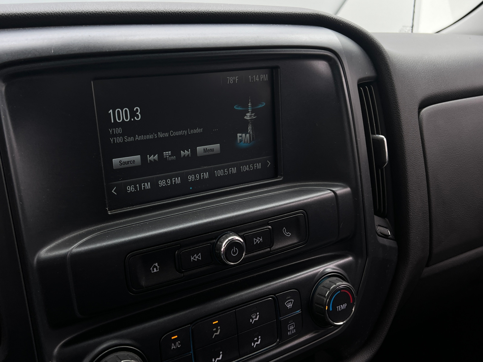 Thumbnail: 2017 Chevrolet Silverado 1500 - 4