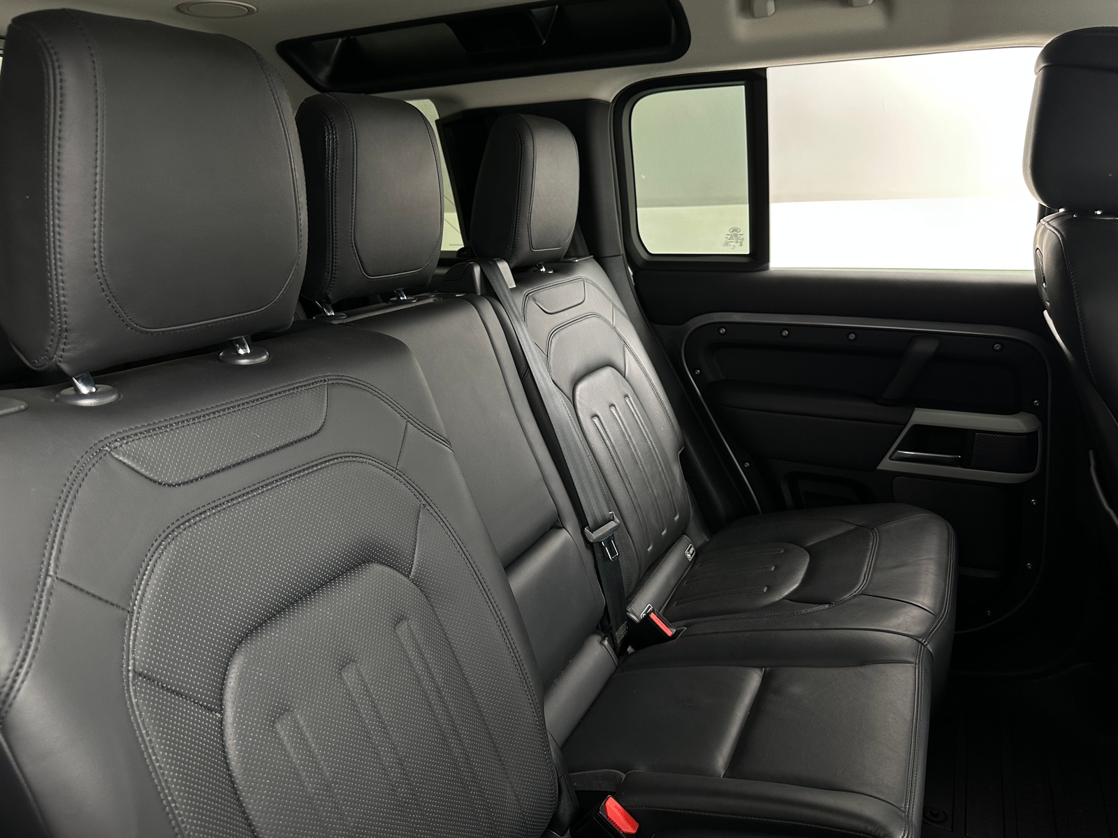 Thumbnail: 2020 Land Rover Defender - 5