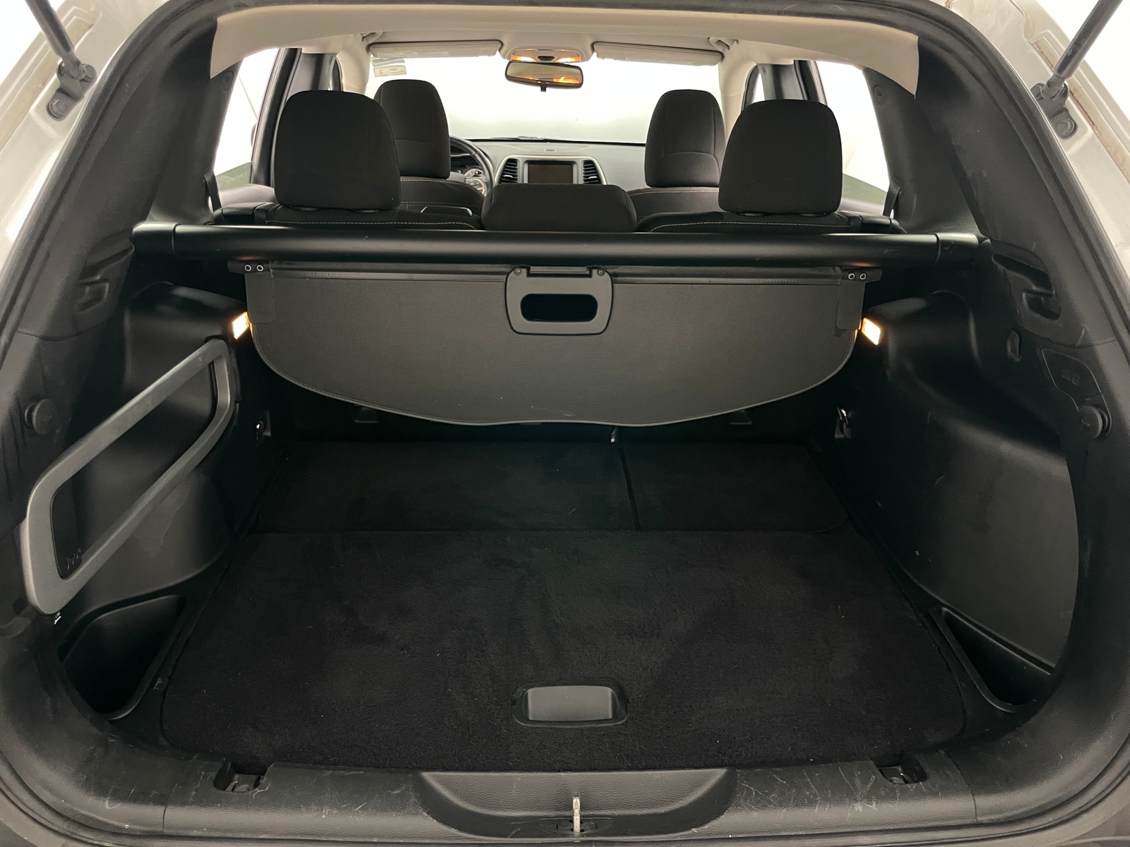 Thumbnail: 2016 Jeep Cherokee - 7