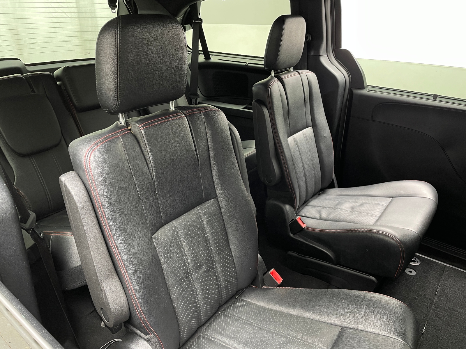 Thumbnail: 2017 Dodge Grand Caravan - 5