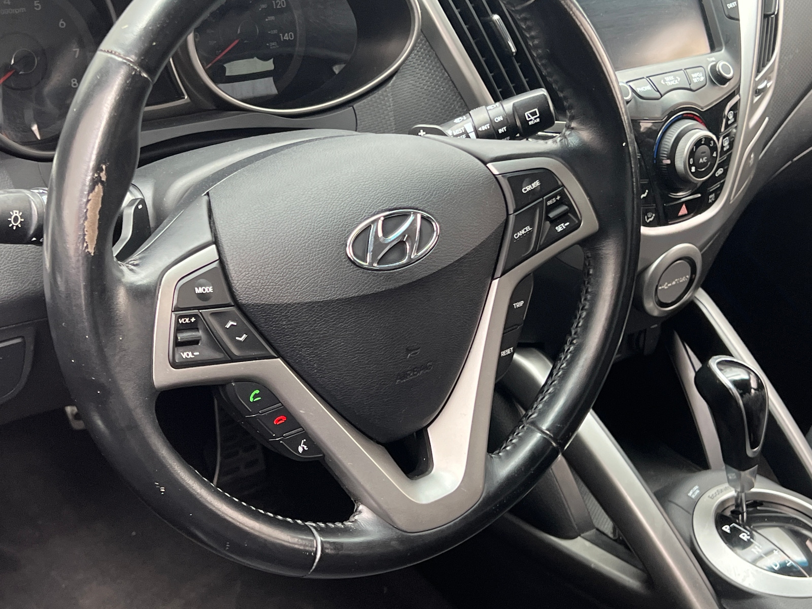 Thumbnail: 2015 Hyundai Veloster - 3