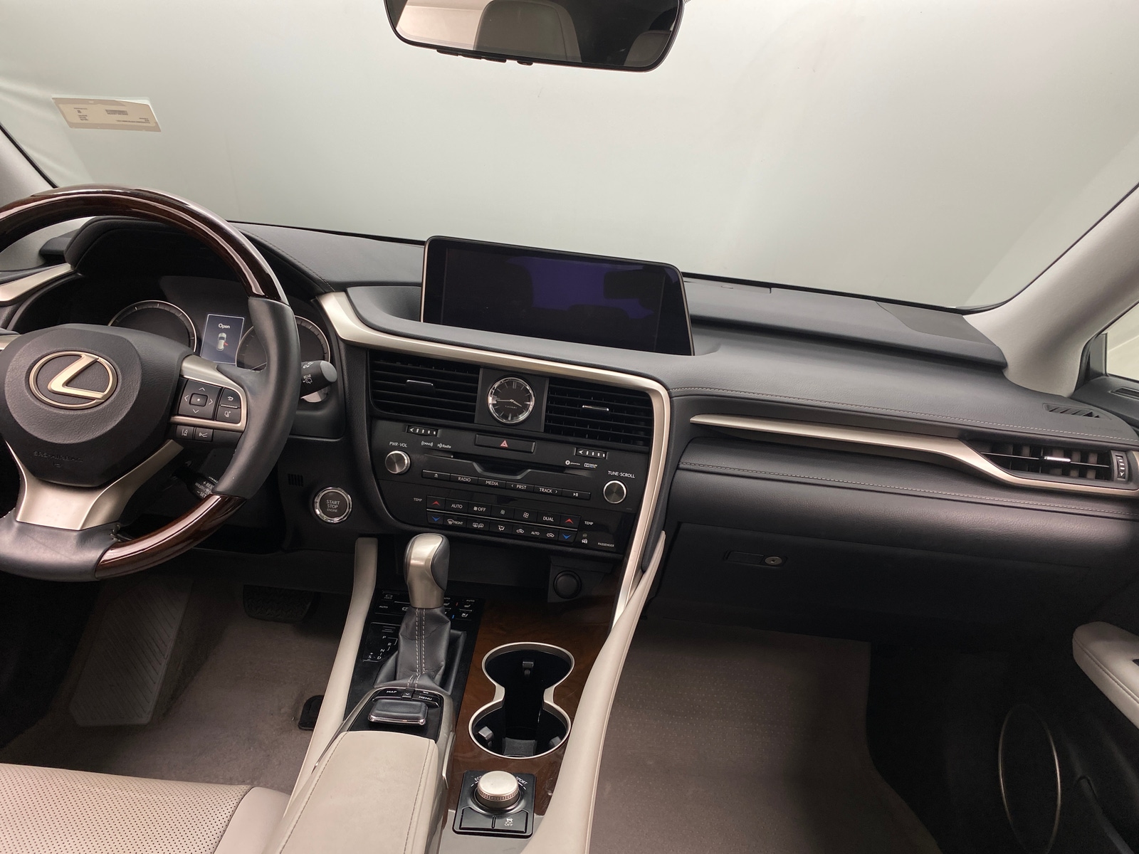 Thumbnail: 2018 Lexus RX - 3
