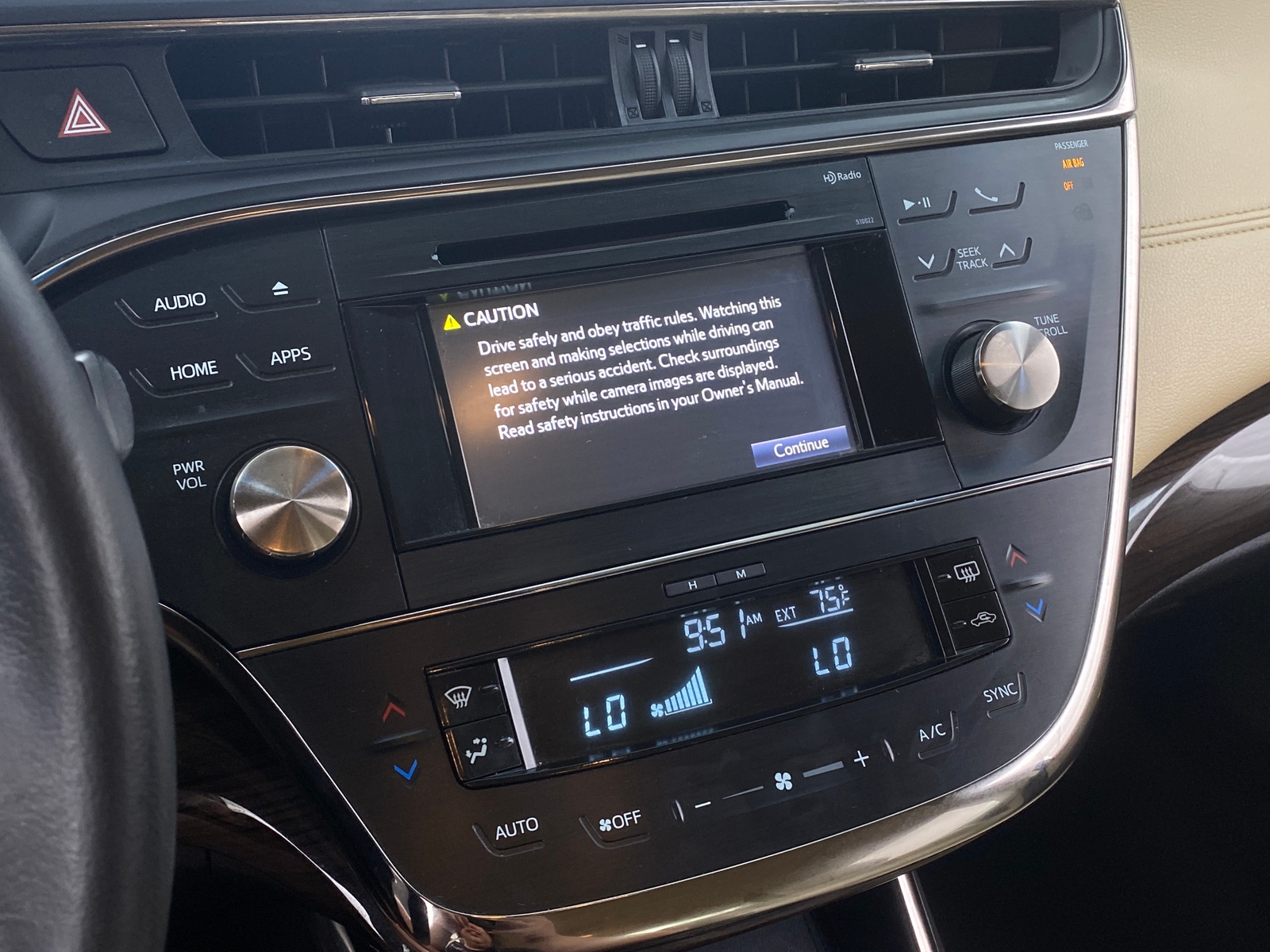Thumbnail: 2015 Toyota Avalon - 3