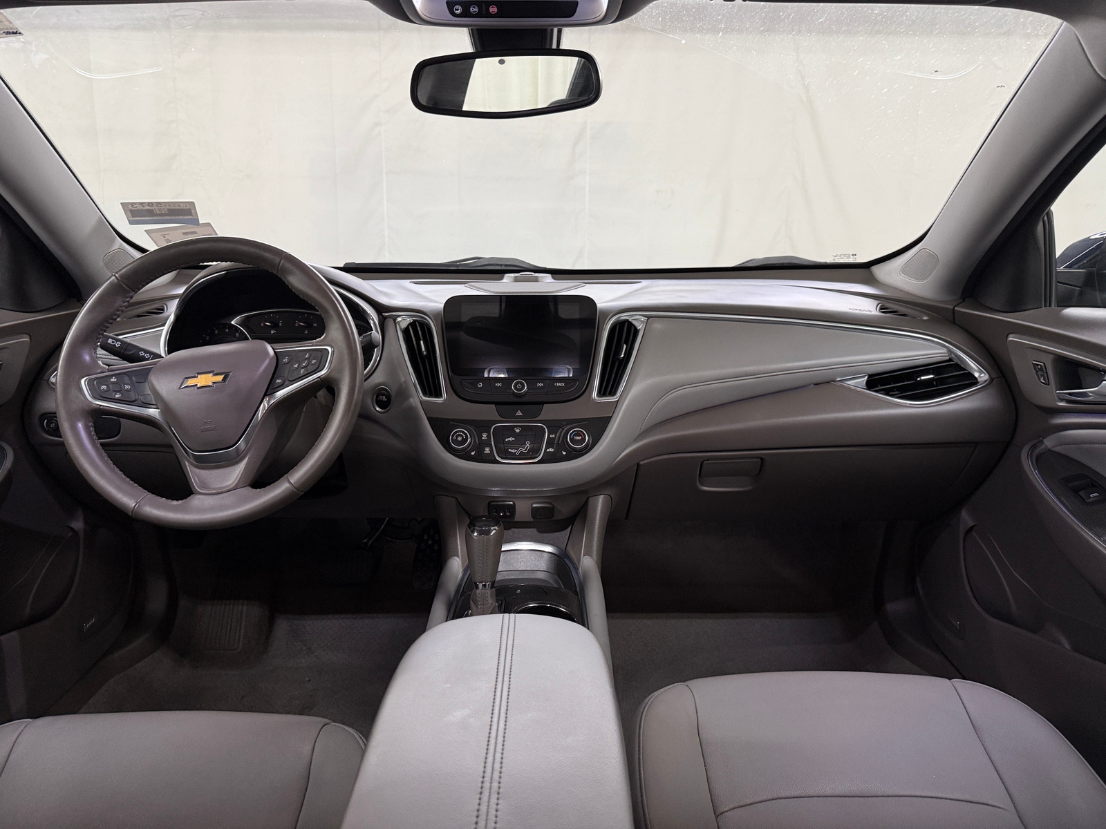Thumbnail: 2018 Chevrolet Malibu - 3