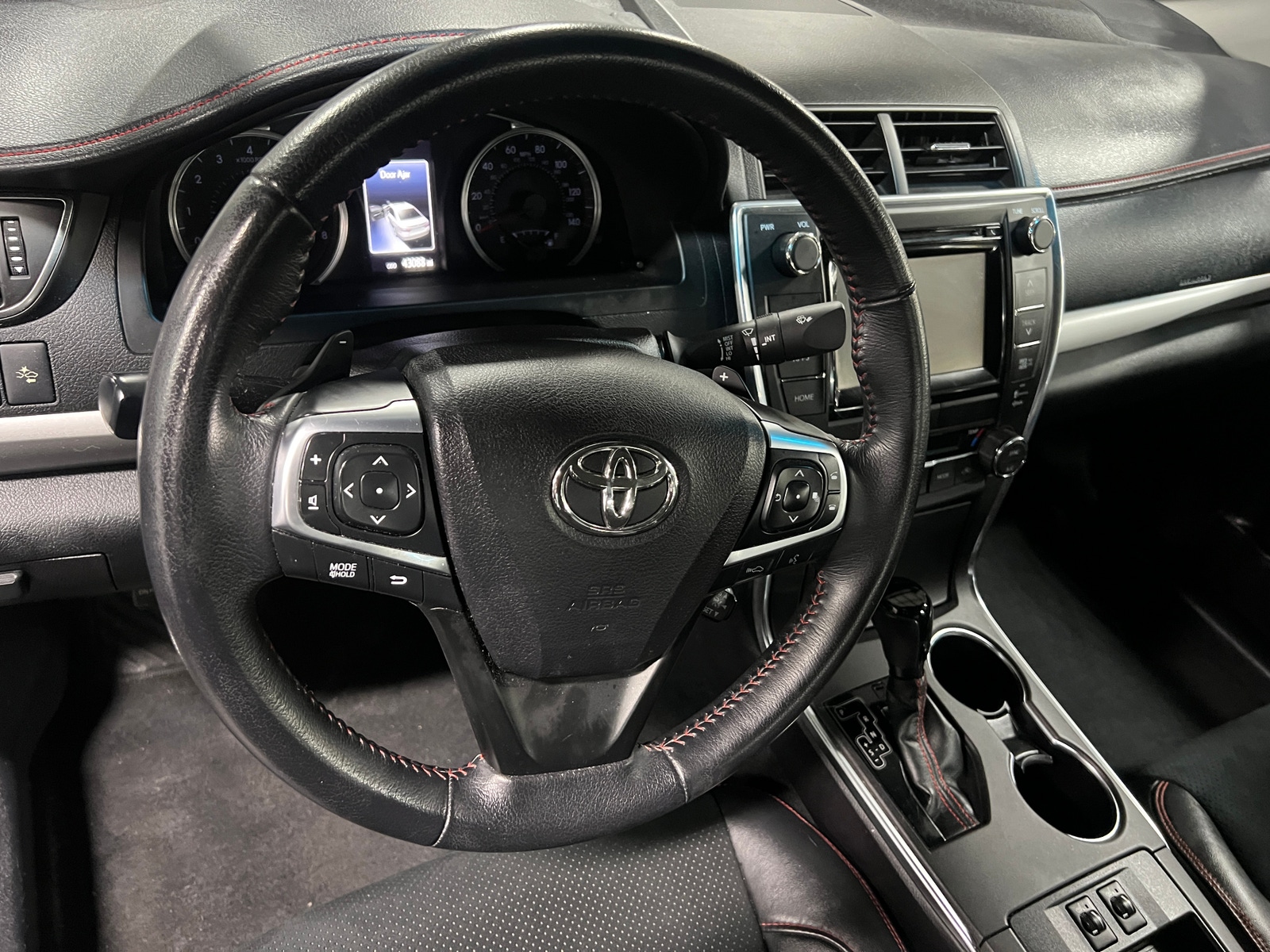 Thumbnail: 2016 Toyota Camry - 5