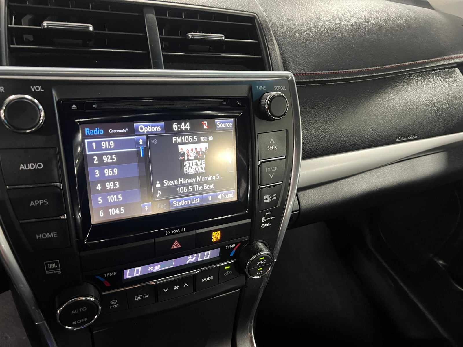 Thumbnail: 2016 Toyota Camry - 4