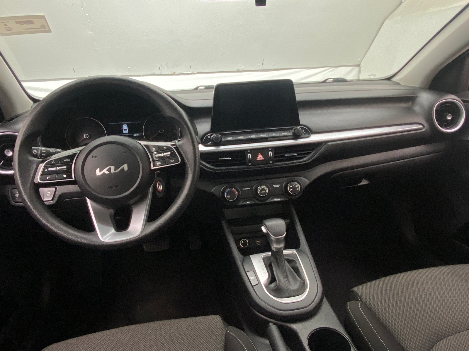 Thumbnail: 2023 Kia Forte - 3