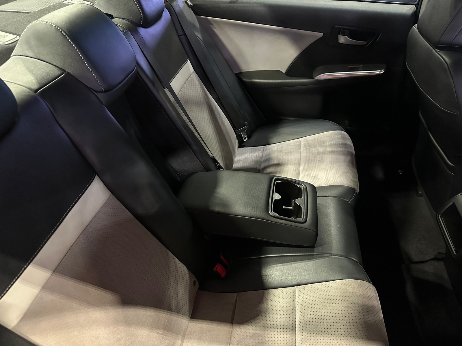 Thumbnail: 2012 Toyota Camry - 6