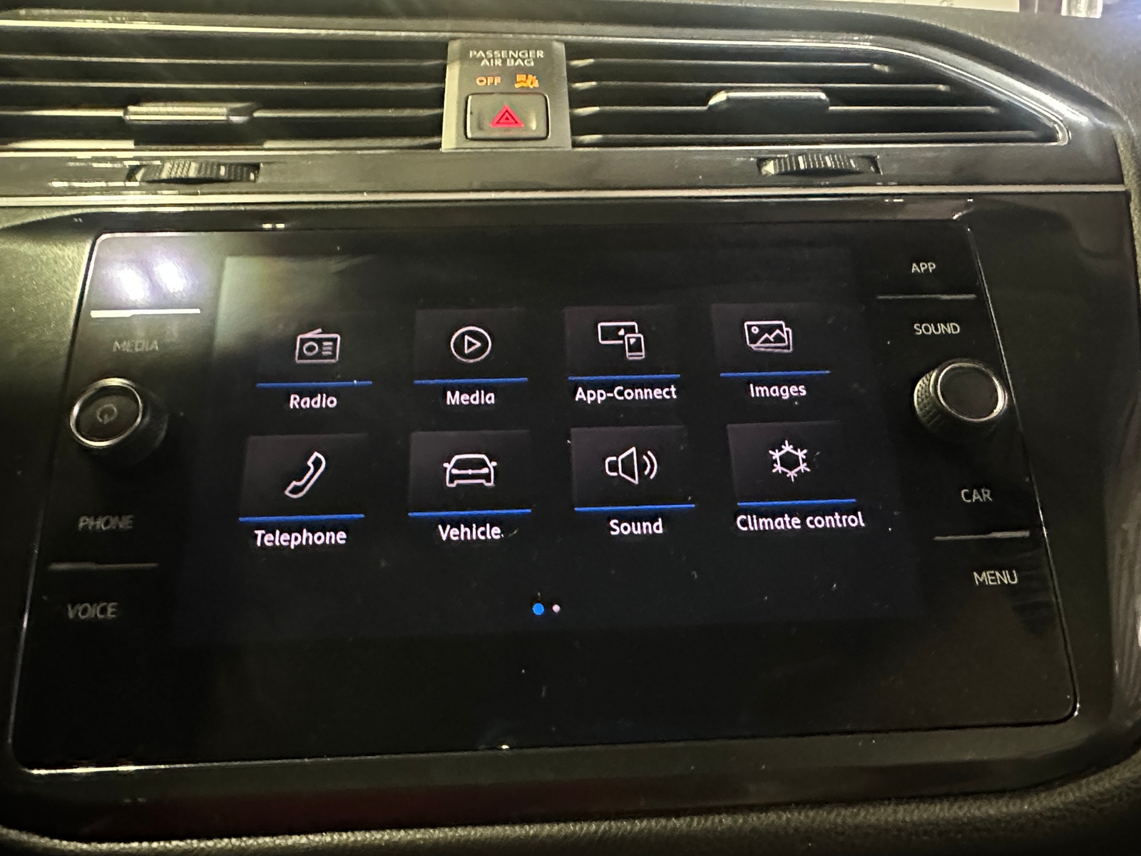 Thumbnail: 2019 Volkswagen Tiguan - 3