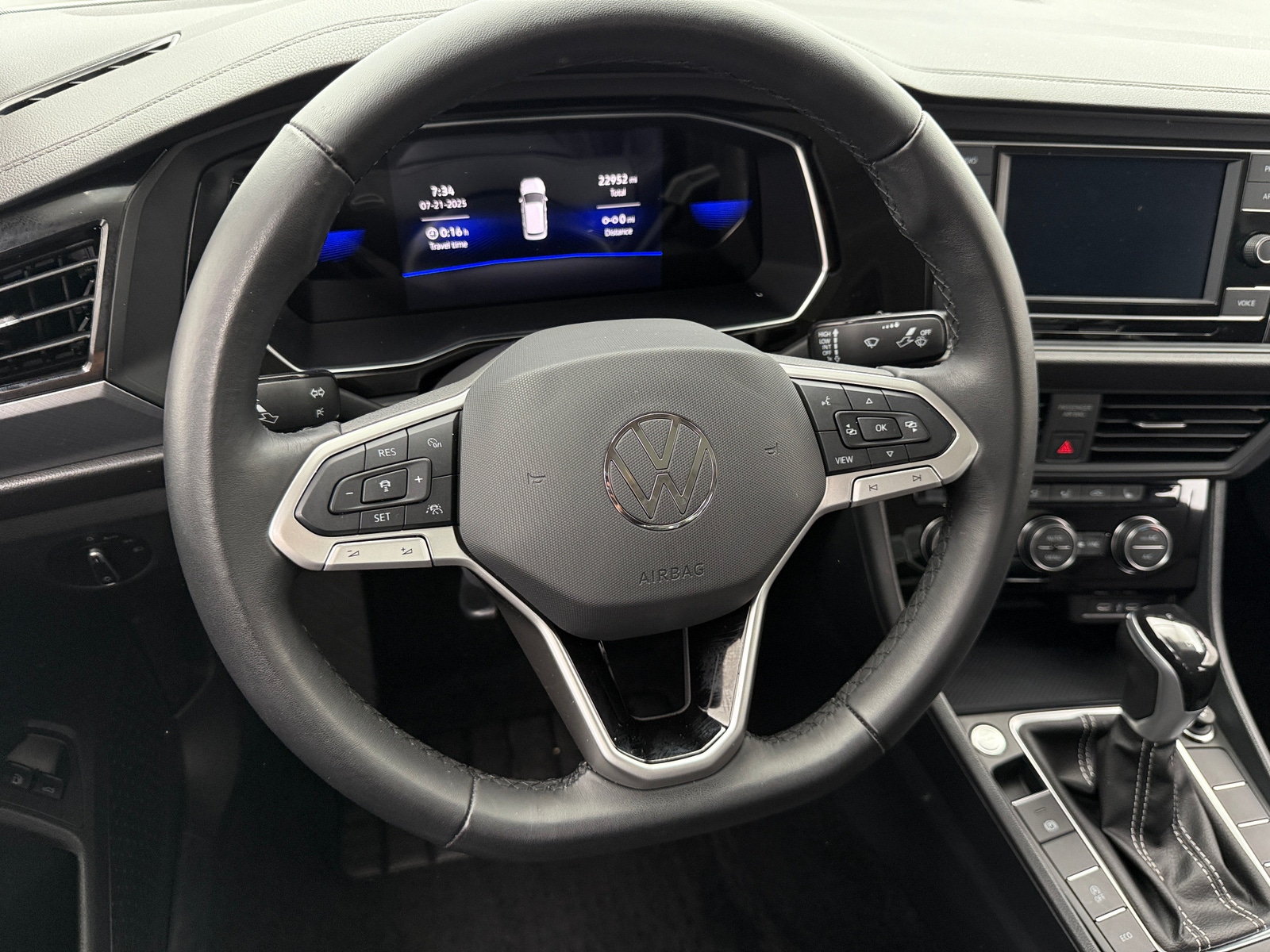 Thumbnail: 2023 Volkswagen Jetta - 4