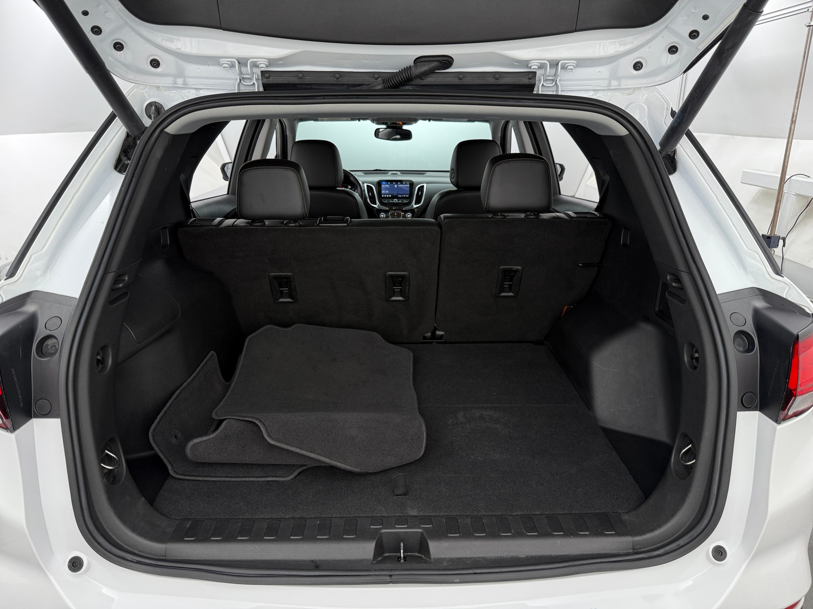 Thumbnail: 2022 Chevrolet Equinox - 6