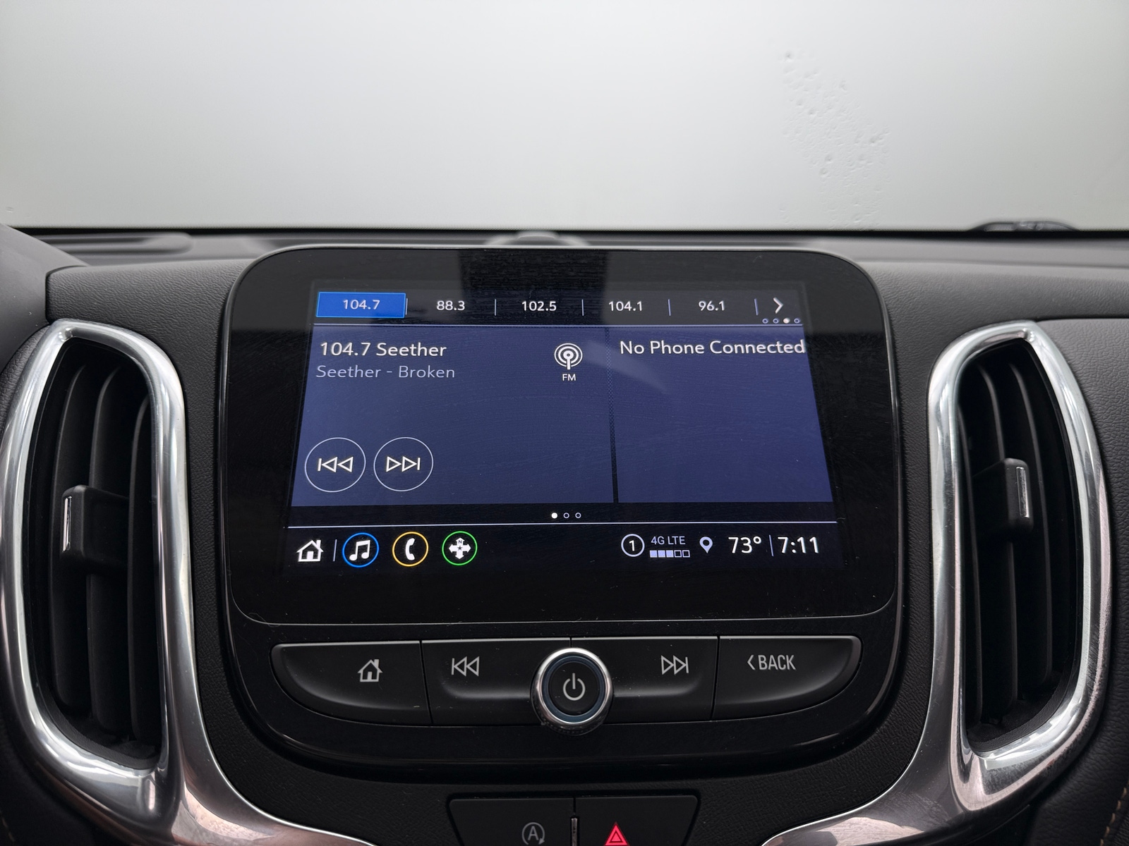 Thumbnail: 2022 Chevrolet Equinox - 3