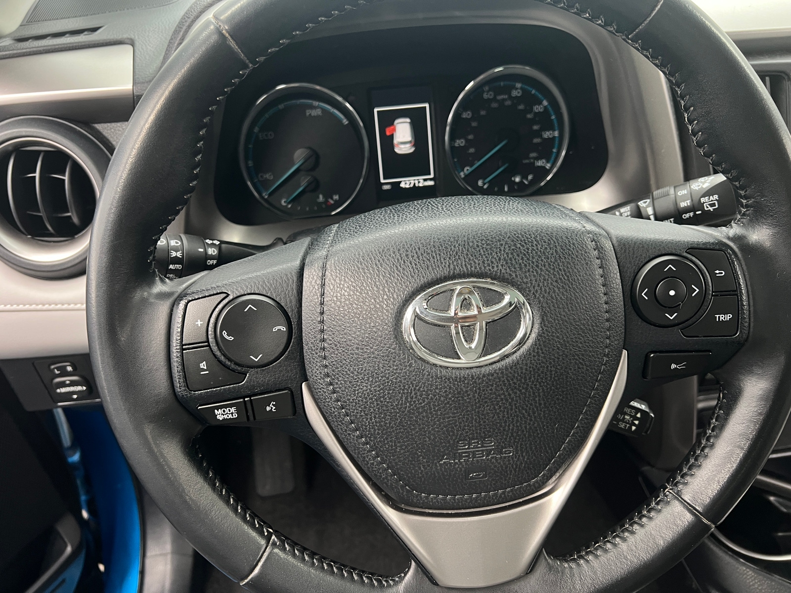 Thumbnail: 2018 Toyota RAV4 - 4