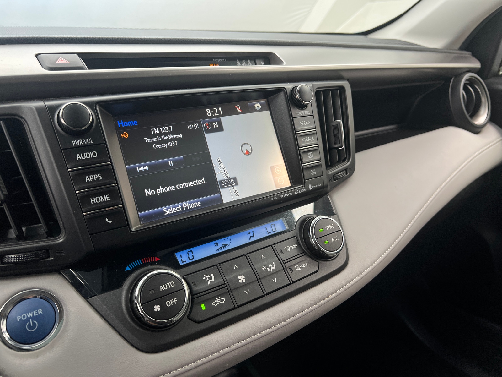 Thumbnail: 2018 Toyota RAV4 - 3