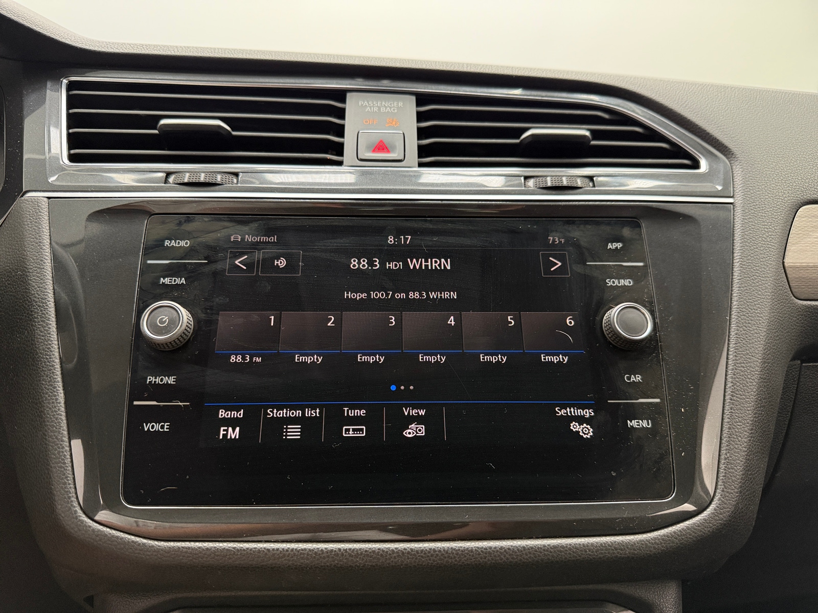 Thumbnail: 2018 Volkswagen Tiguan - 3