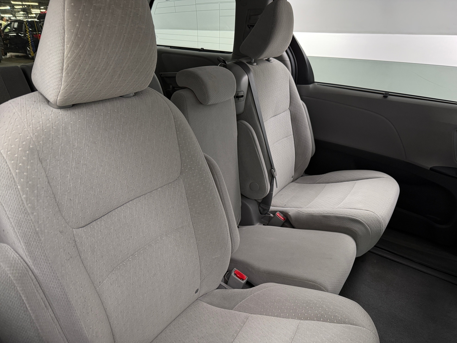 Thumbnail: 2020 Toyota Sienna - 6