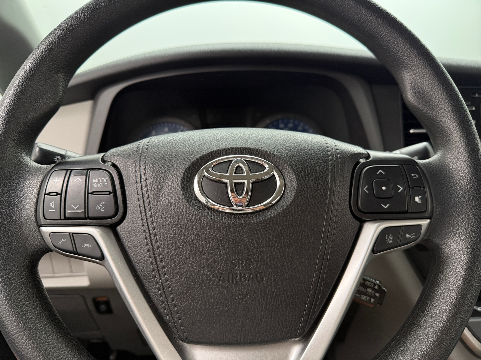 Thumbnail: 2020 Toyota Sienna - 5
