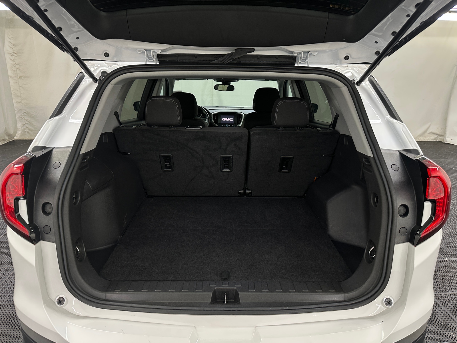 Thumbnail: 2024 GMC Terrain - 7