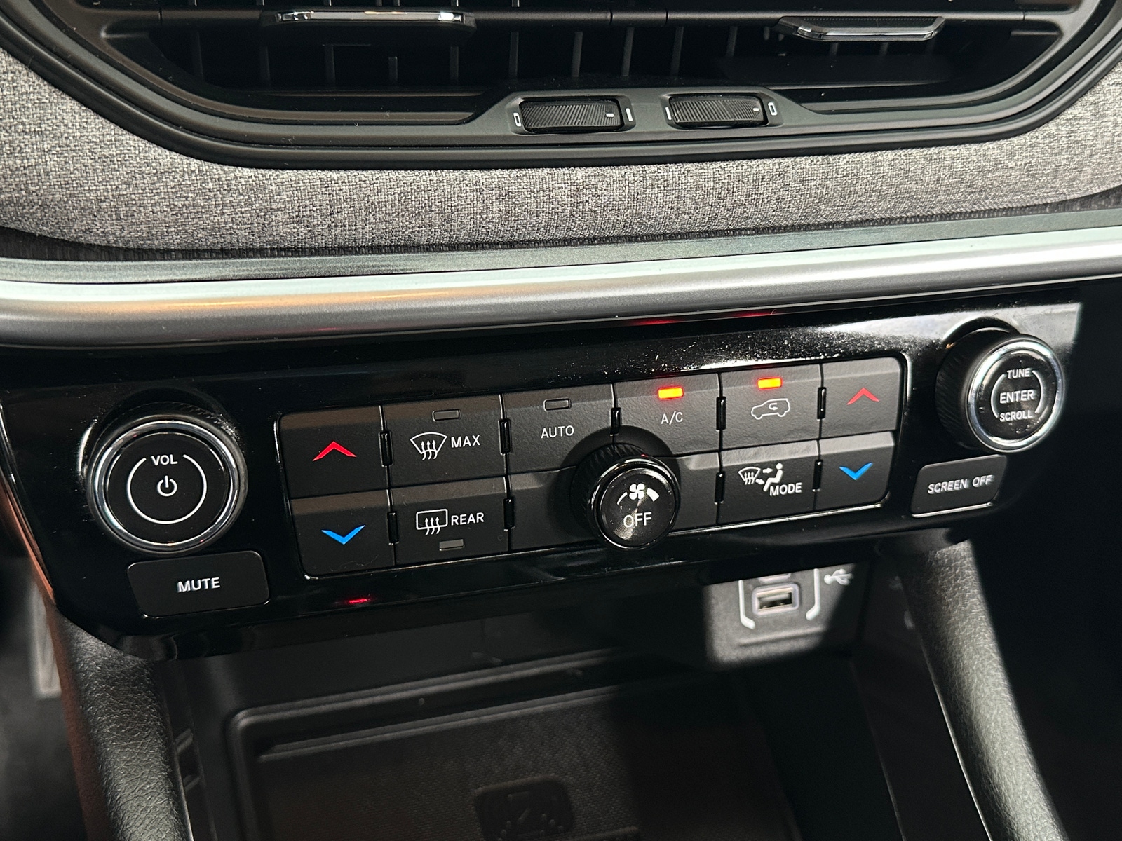 Thumbnail: 2022 Jeep Compass - 4