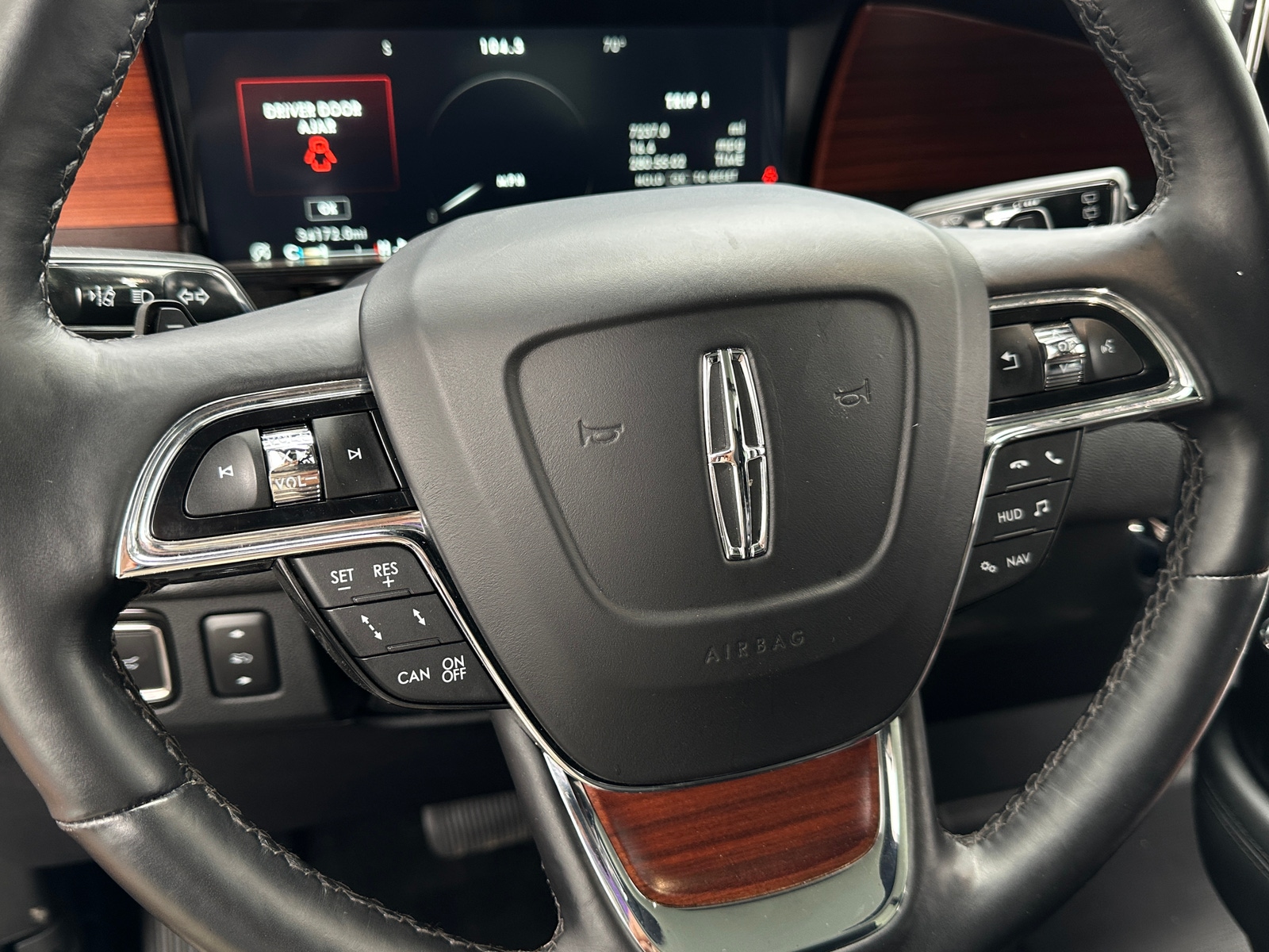 Thumbnail: 2021 Lincoln Navigator - 4
