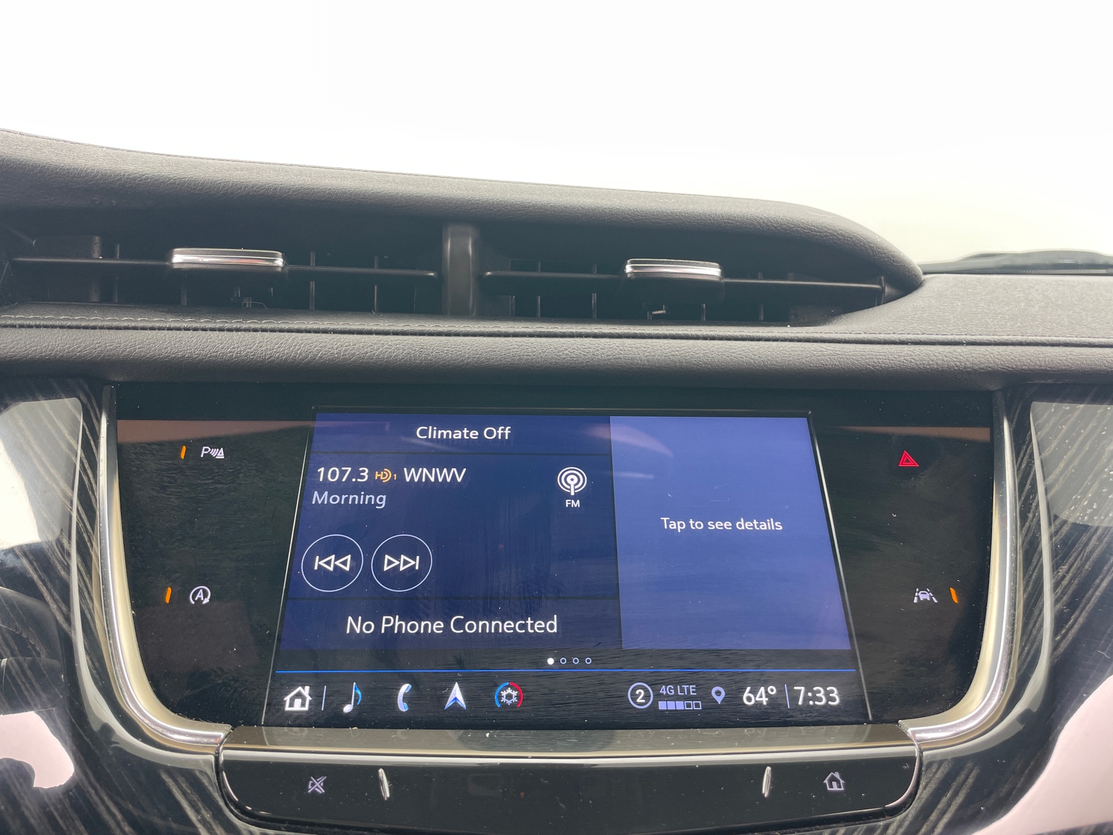Thumbnail: 2023 Cadillac XT6 - 3