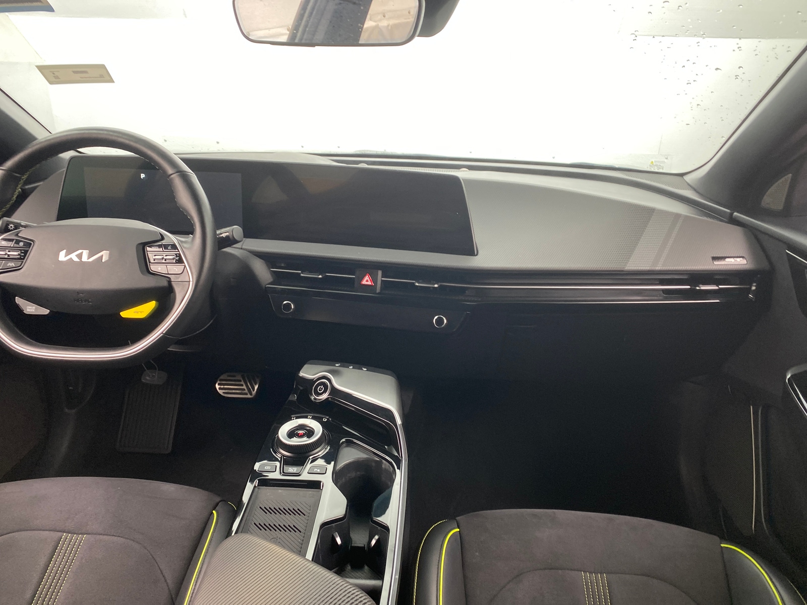 Thumbnail: 2023 Kia EV6 - 2