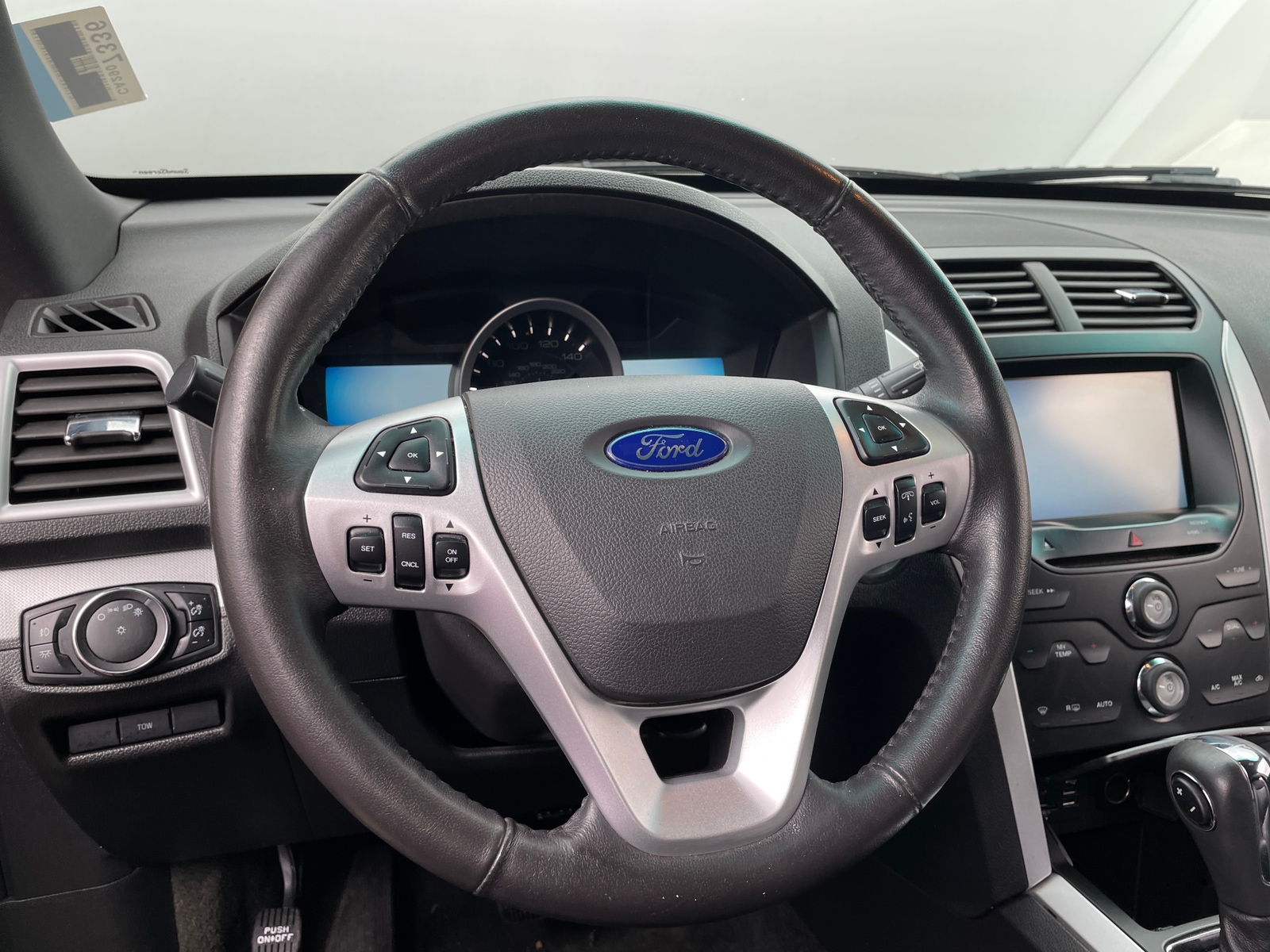 Thumbnail: 2015 Ford Explorer - 4