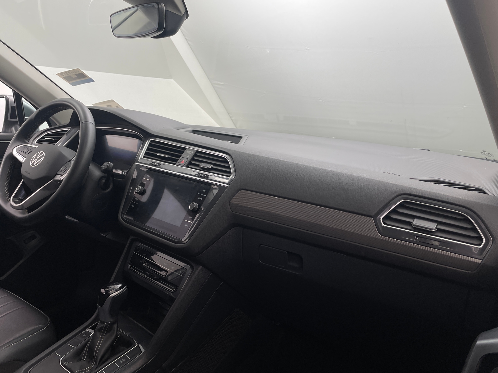 Thumbnail: 2024 Volkswagen Tiguan - 2