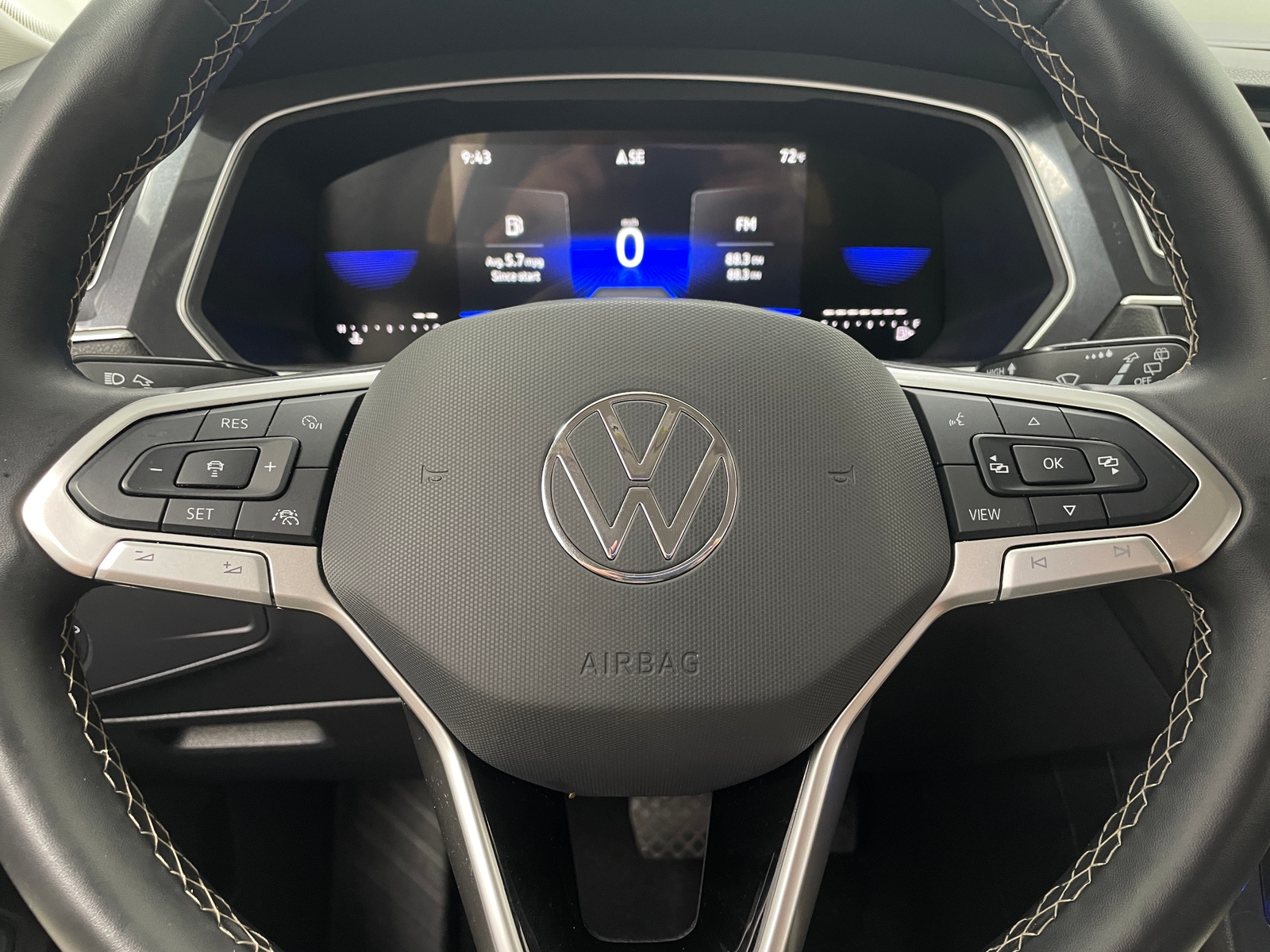 Thumbnail: 2024 Volkswagen Tiguan - 4